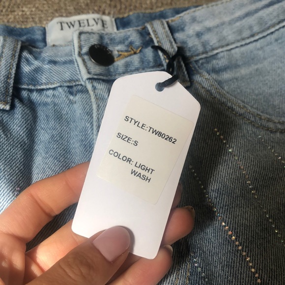 High Waisted Denim Cut Off Shorts - Picture 3 of 4